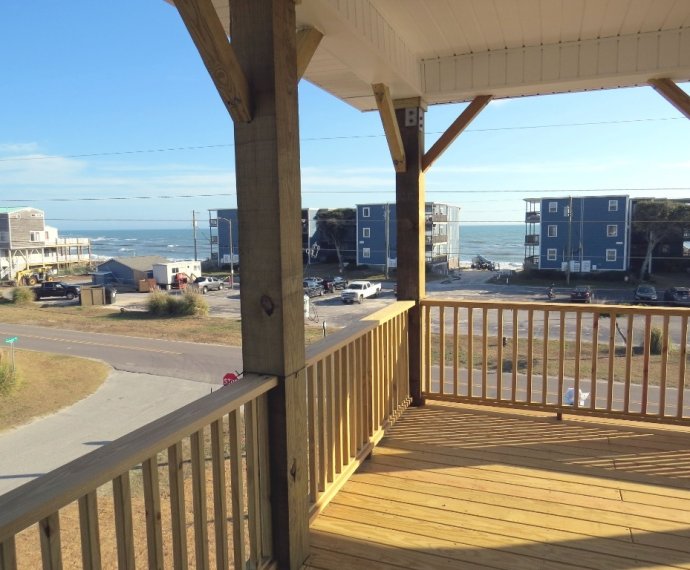 New 4 Bed, 3 Bath, Pet-Friendly Home just minutes away from the beach.