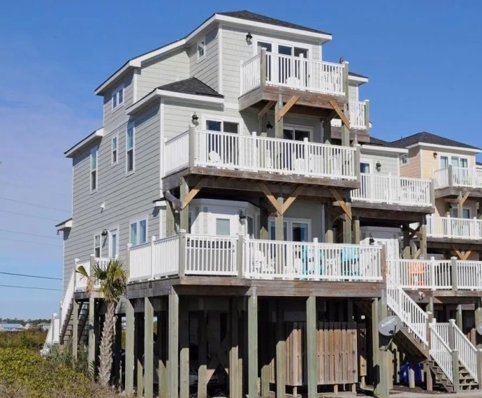 At Last - Stunning, Oceanfront, 5 BR, Private Hot Tub, Community Pool!!